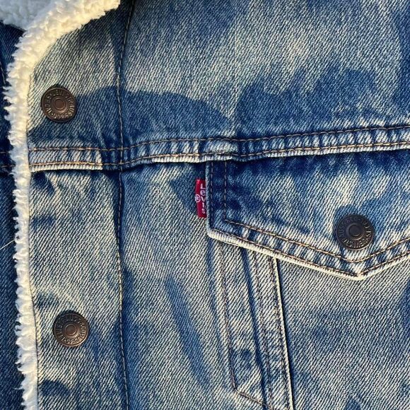 Levi’s Sherpa Lined Denim Jacket - Picture 4 of 7